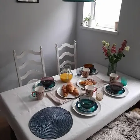 Edie's Hideaway * Scarborough