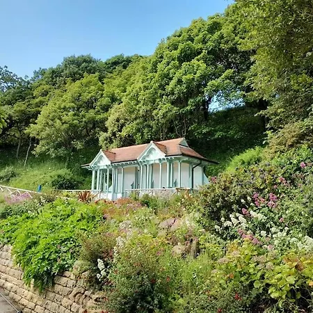 Edie's Hideaway * Scarborough