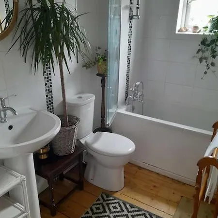 Дом отдыха Edie's Hideaway *