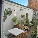 Edie's Hideaway Semesterbostad