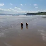 Edie's Hideaway * Scarborough