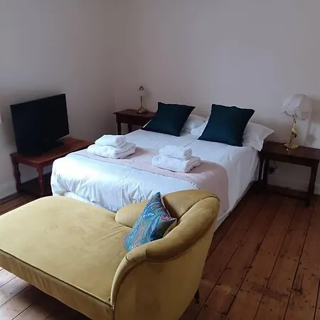 Edie's Hideaway סקארבורו